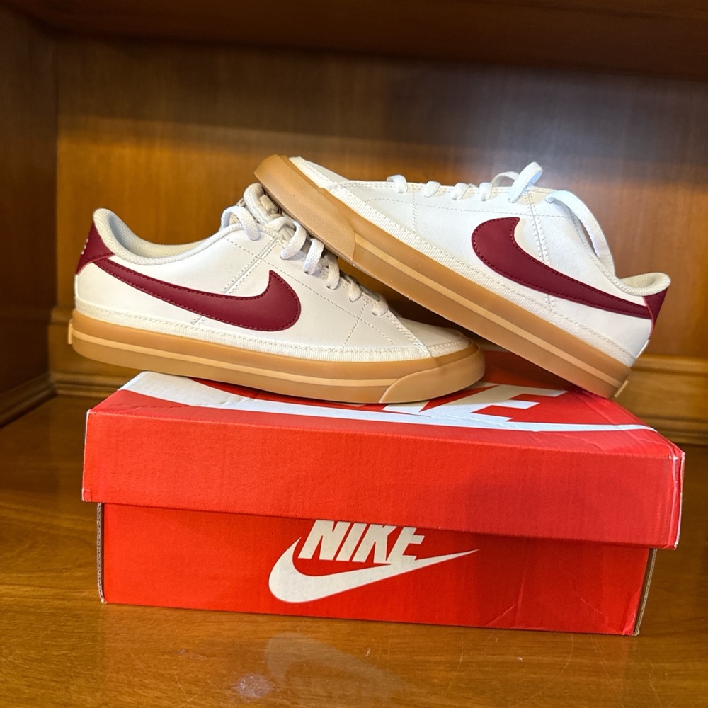 Nike White and Maroon Sneakers with Gum Sole